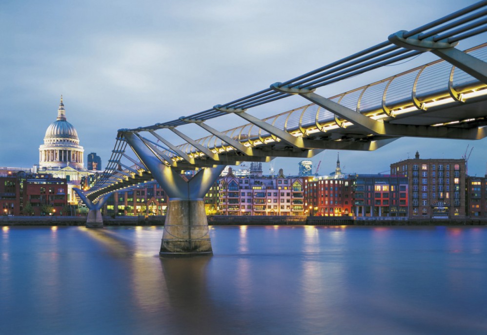 8-924 Фотообои Komar "Millennium Bridge"